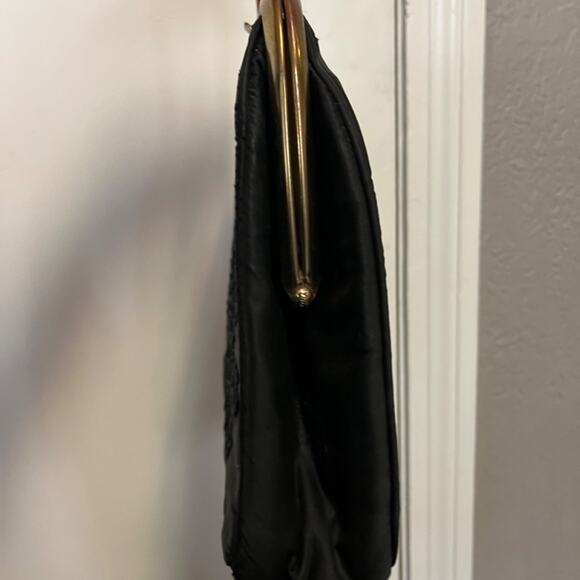 Vintage 1940s Large Black Satin Floral Embroidered Handbag with Lucite Handle 2 - Picture 5 of 12